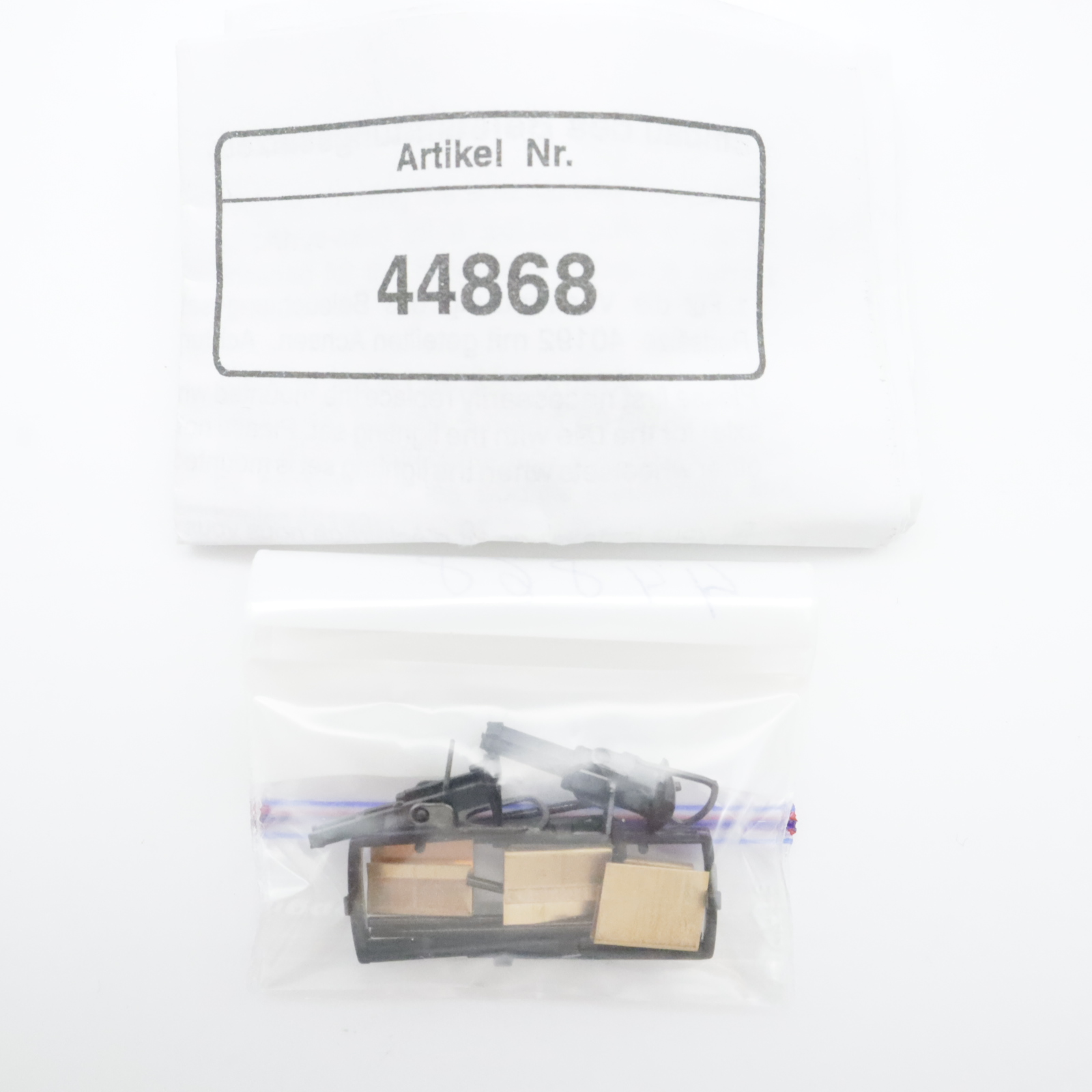 Roco 44868 (6) Roco 44868 BLS C4 Personenwagen 3.Kl. – Bild 6