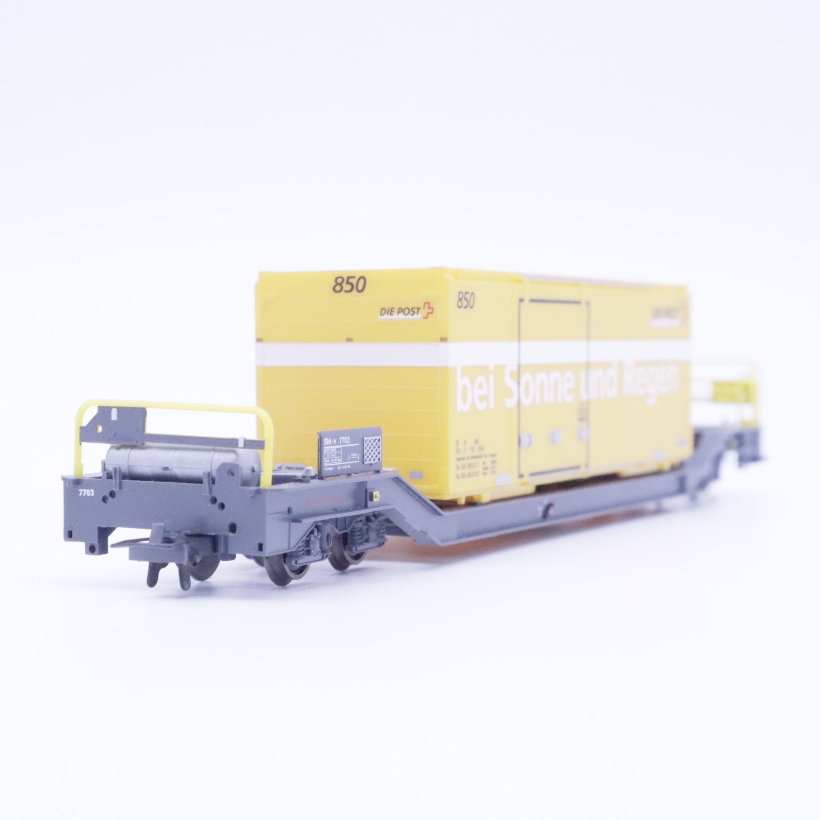 Bemo 2289 103 (3) Bemo 2289 103 RhB Sbk-v mit Postcontainer – Bild 3